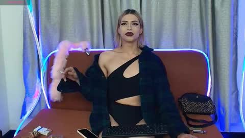 Klhoe Carter 3 online show from 6, 3, 2026