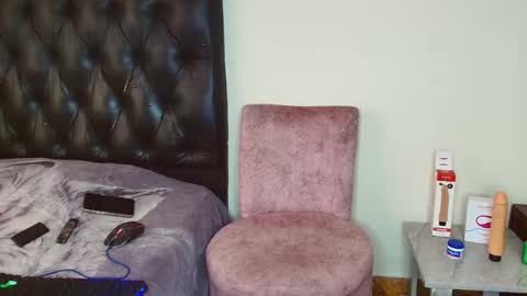 Snapshot of 0_ojacob chatting on 7, 10, 2025 0 oJacob online show from 7, 10, 2025