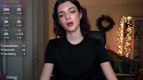 Snapshot of 0_perfect_imperfection_0 chatting on 17, 12, 2025 Olivia online show from 17, 12, 2025