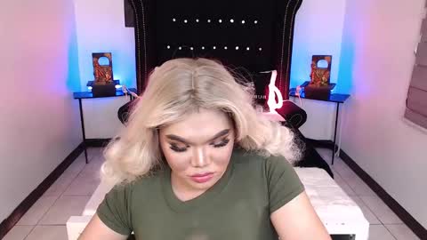 Snapshot of 10incheskinkynastytrans chatting on 14, 12, 2024 Sasha Banks online show from 14, 12, 2024