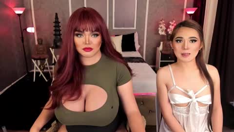Snapshot of 10incheskinkynastytrans chatting on 11, 2, 2025 Sasha Banks online show from 11, 2, 2025