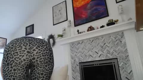 Aurora Willows online show from 27, 9, 2025