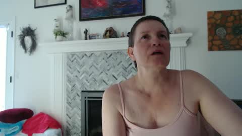 Aurora Willows online show from 17, 4, 2026