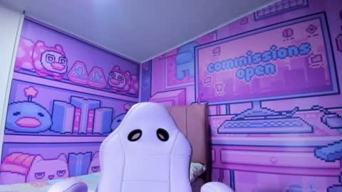 Snapshot of 18_alina chatting on 23, 11, 2025 Alina online show from 23, 11, 2025