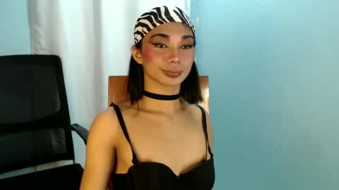 Snapshot of 18_nicole chatting on 2, 2, 2025 barbie online show from 2, 2, 2025