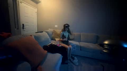 Snapshot of 1980latinocouple chatting on 2, 3, 2025 1980latinocouple online show from 2, 3, 2025