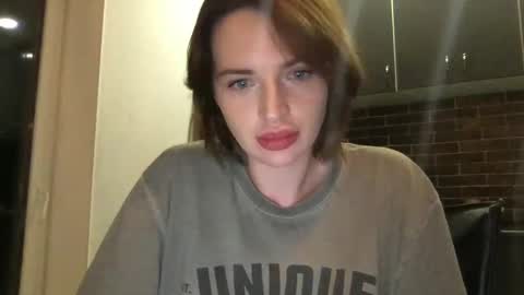 Snapshot of 1dove chatting on 17, 12, 2024 DOVE online show from 17, 12, 2024