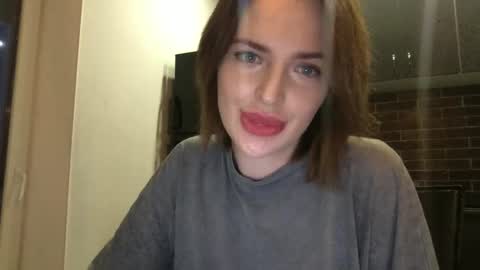 Snapshot of 1dove chatting on 10, 1, 2025 DOVE online show from 10, 1, 2025