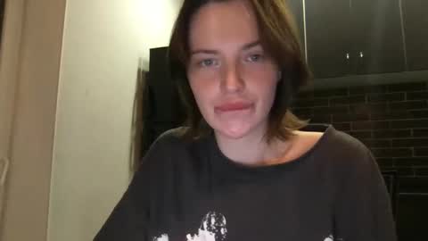 Snapshot of 1dove chatting on 27, 1, 2025 DOVE online show from 27, 1, 2025