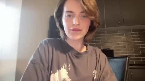 Snapshot of 1dove chatting on 28, 2, 2025 DOVE online show from 28, 2, 2025