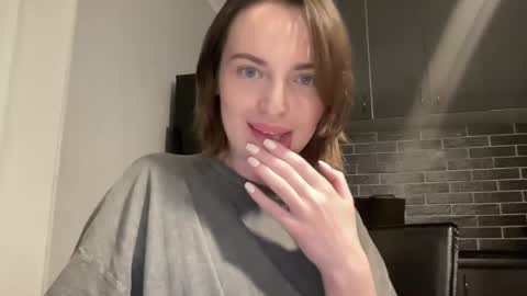 Snapshot of 1dove chatting on 11, 3, 2025 DOVE online show from 11, 3, 2025