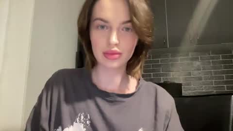 Snapshot of 1dove chatting on 12, 3, 2025 DOVE online show from 12, 3, 2025