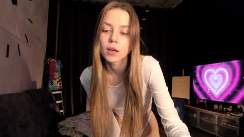 Lily 3 online show from 10, 1, 2025