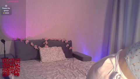Snapshot of 1little_cherry chatting on 23, 5, 2026 Mia online show from 23, 5, 2026