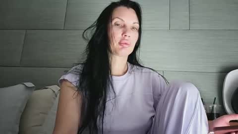 Snapshot of 1lovely1 chatting on 3, 7, 2026 Onna online show from 3, 7, 2026