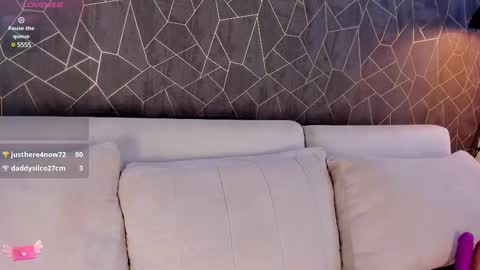 bella   online show from 4, 3, 2025