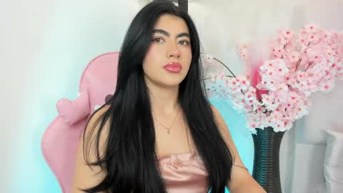 Snapshot of 1m_emily chatting on 21, 5, 2026 . online show from 21, 5, 2026