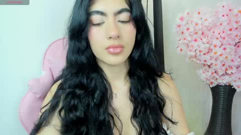 Snapshot of 1m_emily chatting on 23, 5, 2026 . online show from 23, 5, 2026