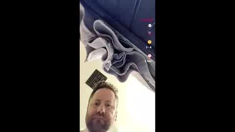 Snapshot of 1machine1guy chatting on 13, 10, 2025 Clay online show from 13, 10, 2025