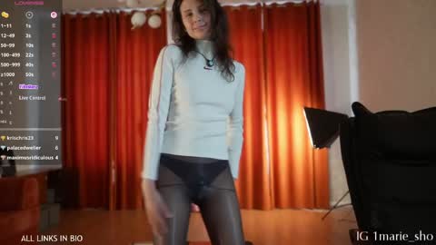 Snapshot of 1mari_01 chatting on 20, 5, 2026 Marie online show from 20, 5, 2026