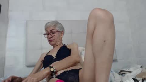 Snapshot of 1miss_monserrate chatting on 12, 1, 2025 Miss Monserrate online show from 12, 1, 2025