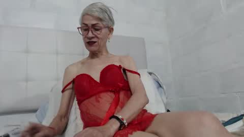 Snapshot of 1miss_monserrate chatting on 25, 1, 2025 Miss Monserrate online show from 25, 1, 2025