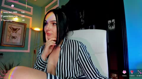 Snapshot of 1munique chatting on 1, 2, 2025 Moona online show from 1, 2, 2025