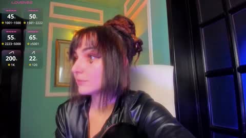 Moona  online show from 28, 11, 2025