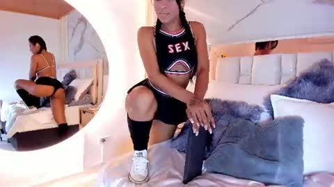 Snapshot of 1naughty_milf chatting on 14, 6, 2026 Luisa online show from 14, 6, 2026