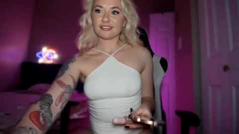 Snapshot of 1snow_bunny chatting on 11, 2, 2025 Rita online show from 11, 2, 2025