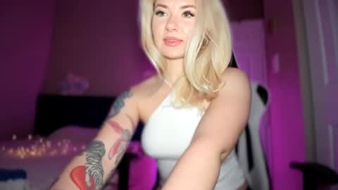 Snapshot of 1snow_bunny chatting on 22, 2, 2025 Rita online show from 22, 2, 2025