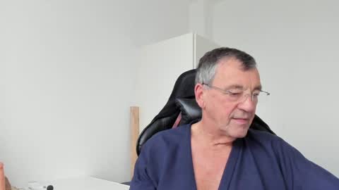 Henk online show from 1, 1, 2025