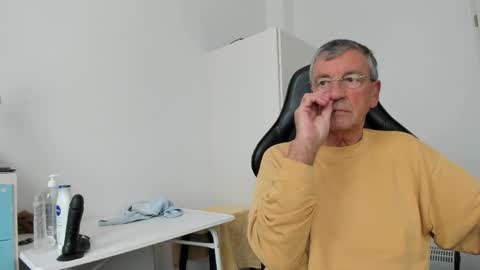 Snapshot of 200gentleman chatting on 19, 5, 2026 Henk online show from 19, 5, 2026