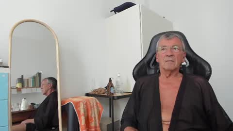 Snapshot of 200gentleman chatting on 21, 6, 2026 Henk online show from 21, 6, 2026