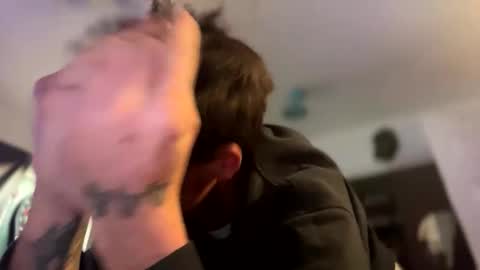 Snapshot of 21yearsy0ung9icheshung chatting on 20, 12, 2025 AlecurClit online show from 20, 12, 2025