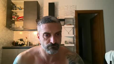 Snapshot of 22colin22 chatting on 2, 1, 2025 Nik online show from 2, 1, 2025