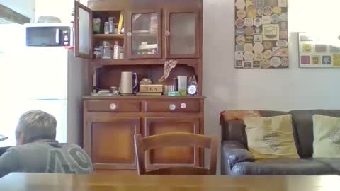 22esserre online show from 30, 3, 2026