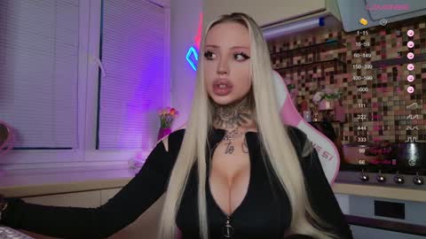 Snapshot of 2badforyou chatting on 25, 12, 2024 30 NOV online show from 25, 12, 2024