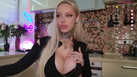 Snapshot of 2badforyou chatting on 7, 2, 2025 30 NOV online show from 7, 2, 2025