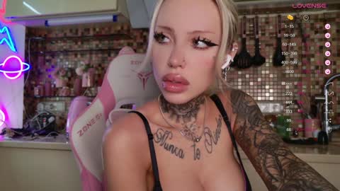 Snapshot of 2badforyou chatting on 11, 3, 2025 30 NOV online show from 11, 3, 2025