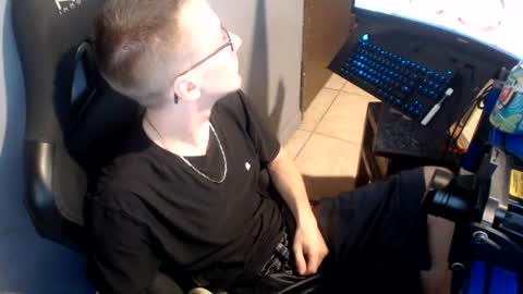Snapshot of 2big2hype chatting on 17, 6, 2026 cheif online show from 17, 6, 2026