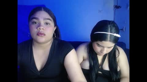 Snapshot of 2moons_full_of_love chatting on 15, 11, 2025 2moons_full_of_love online show from 15, 11, 2025