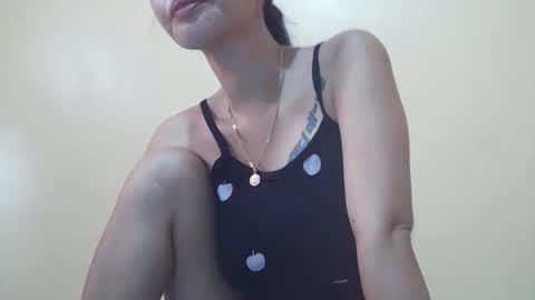 Snapshot of 2pinaybeauty chatting on 10, 11, 2025 2pinaybeauty online show from 10, 11, 2025