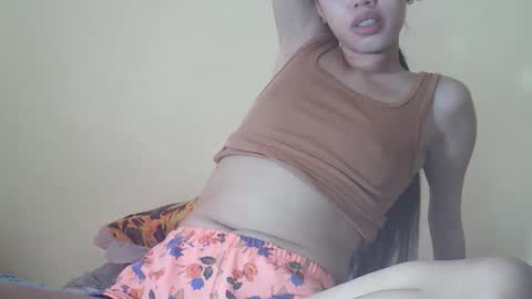 Snapshot of 2pinaybeauty chatting on 22, 11, 2025 2pinaybeauty online show from 22, 11, 2025