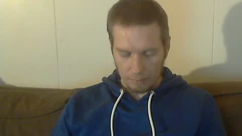 2small4you83 online show from 12, 12, 2024