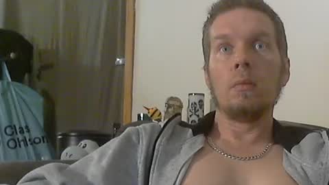 2small4you83 online show from 19, 12, 2024