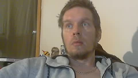 2small4you83 online show from 12, 1, 2025