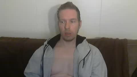 2small4you83 online show from 19, 3, 2026