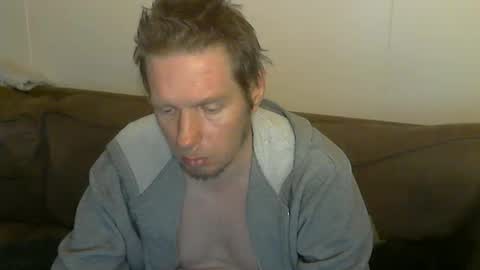 Snapshot of 2small4you83 chatting on 25, 4, 2026 2small4you83 online show from 25, 4, 2026