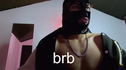 Snapshot of 3v1l_ chatting on 8, 11, 2025 E V I L online show from 8, 11, 2025